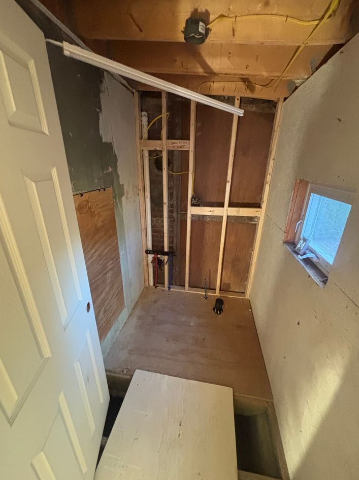 Storage Closet To Bathroom (1)