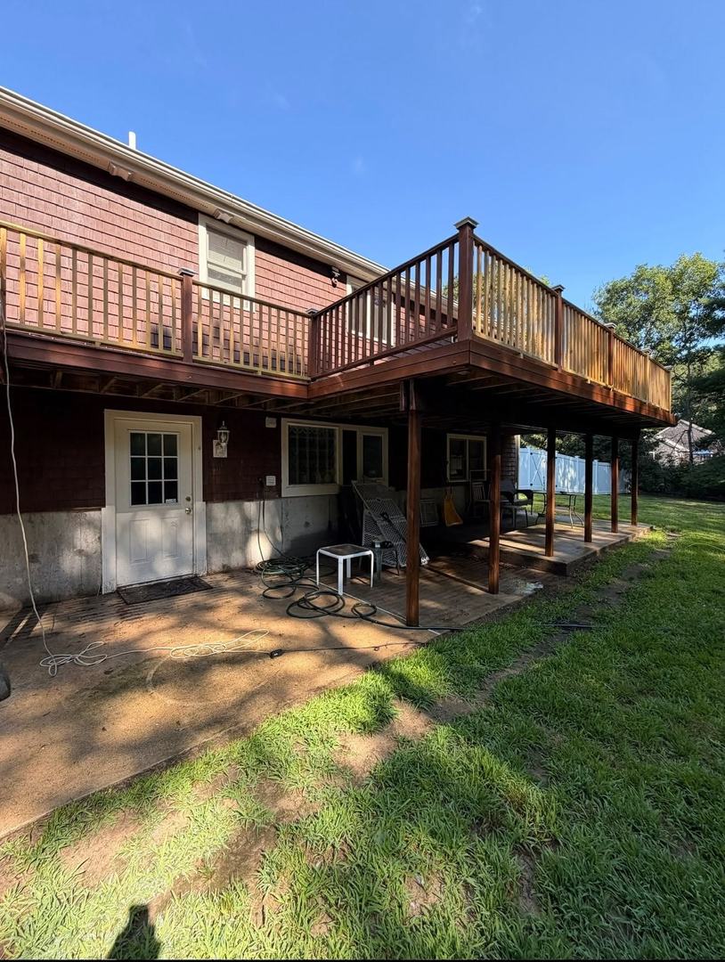 Deck Refinishing Staining – After 3 Elevated second-story deck after cleaning, prep, and staining